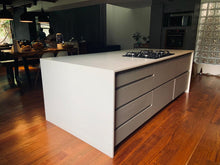 Cargar imagen en el visor de la galería, Cocina en quartzstone blanco polar
